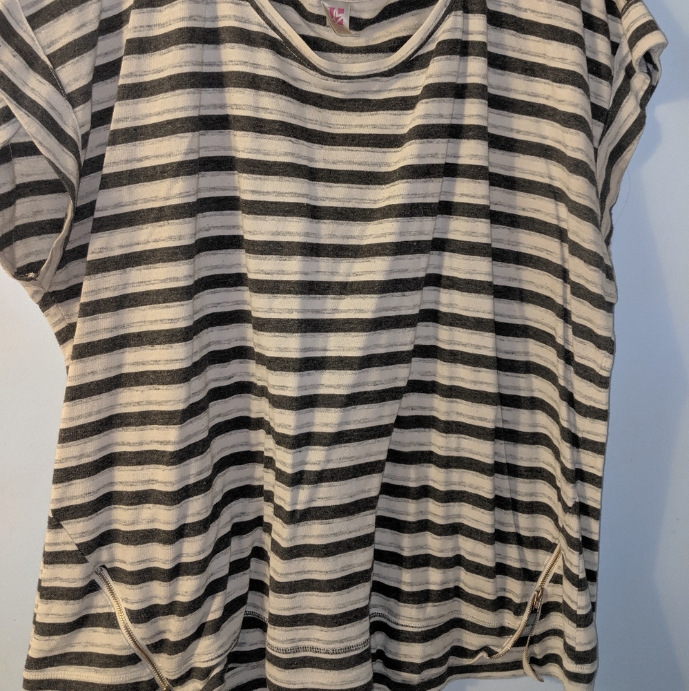 Gray and white stripped top